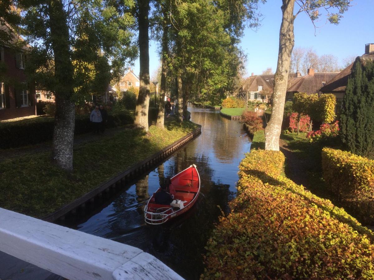 Bed and Breakfast De Aardigeyt à Giethoorn Extérieur photo